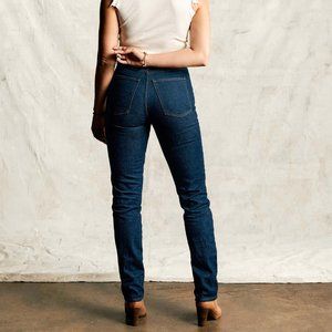 imogene + willie Elizabeth Straight Leg Dark Wash Denim, size 26